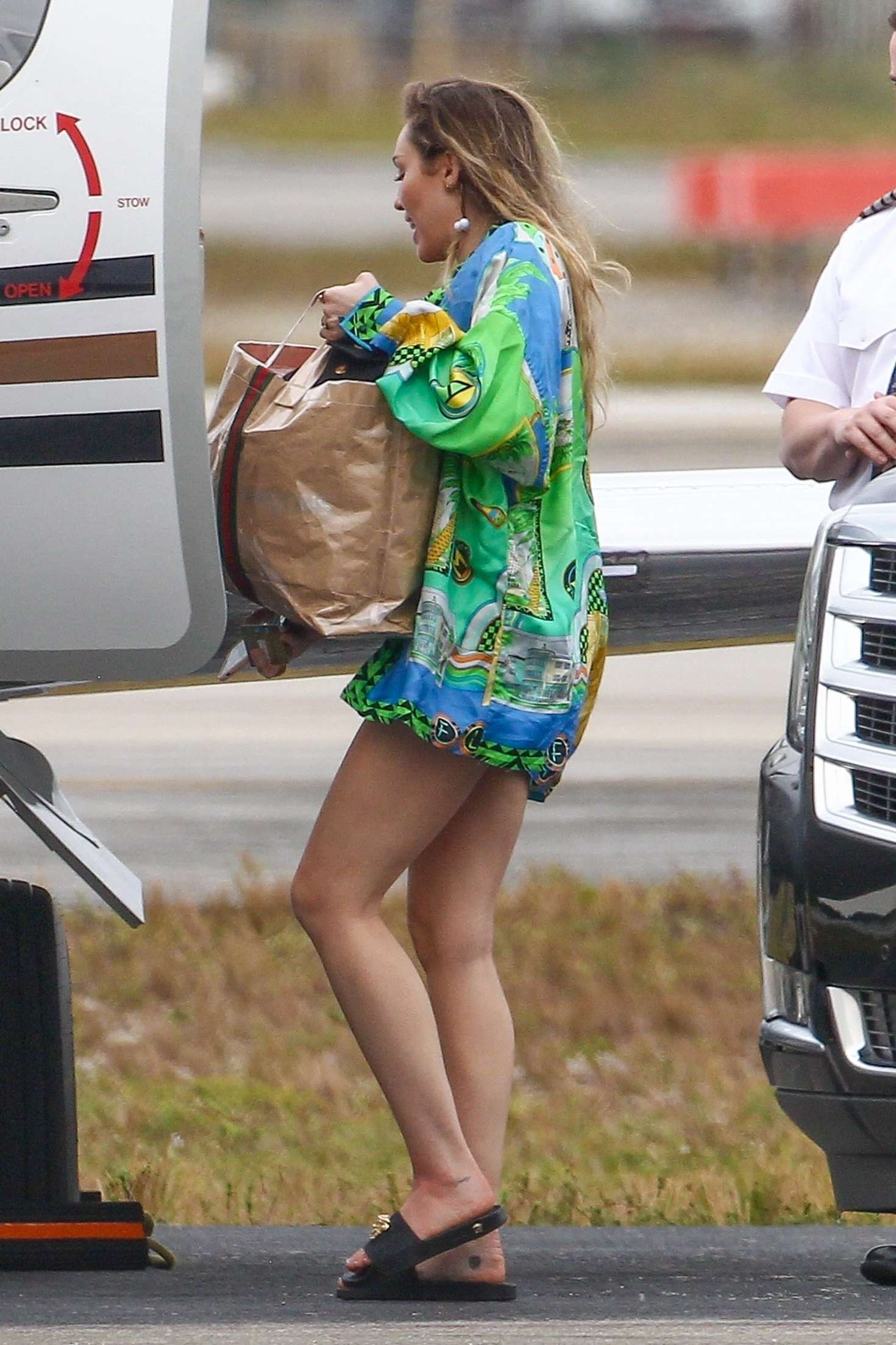 Miley Cyrus â€“ Out in Miami Beach