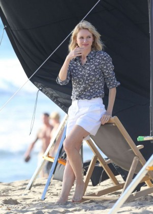 Naomi Watts - Filming A Commercial On Beach In Malibu 
