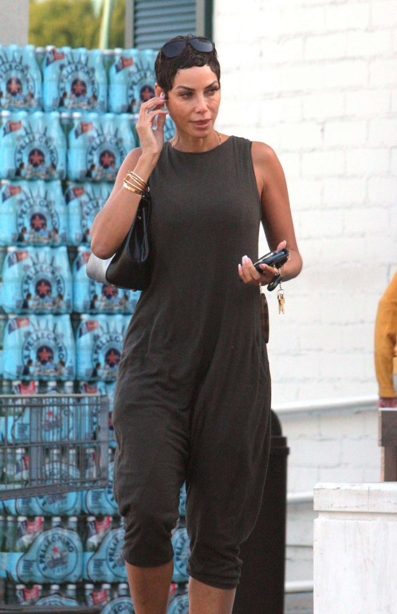 Nicole Murphy â€“ Shopping Candids at Bristol Farms In Beverly Hills