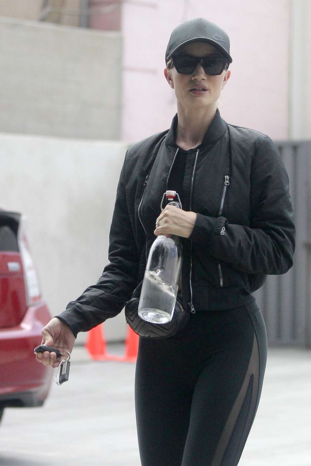 Rosie Huntington-Whiteley â€“ Seen at a Gym In West Hollywood