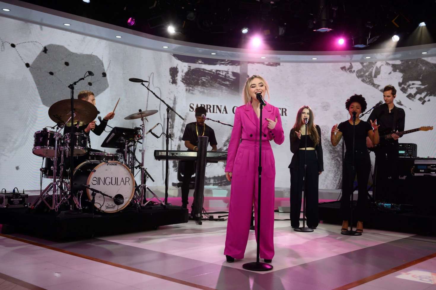 Sabrina Carpenter â€“ Performs on the Today Show in NYC