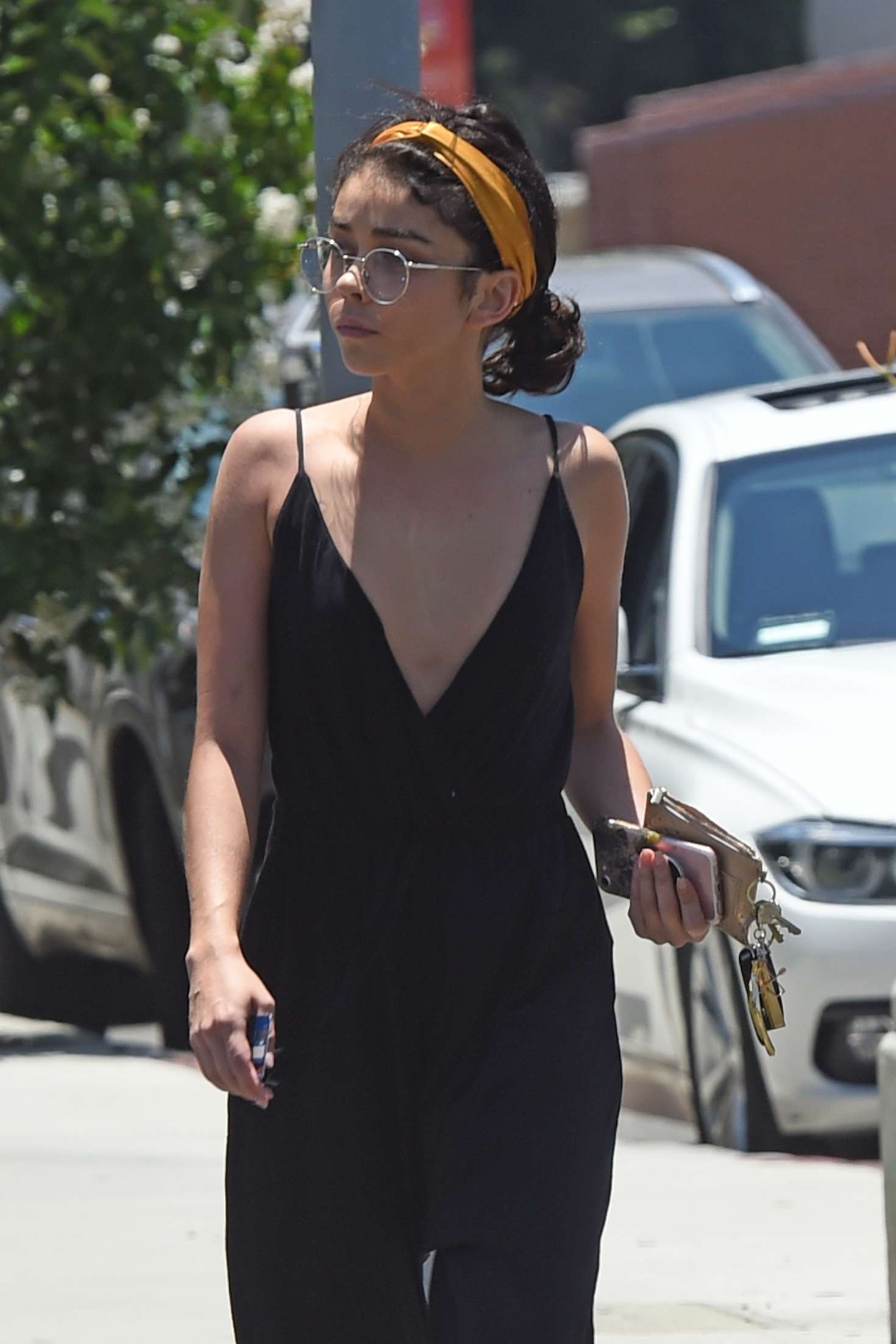 Sarah Hyland â€“ Leaving a day spa in Los Angeles