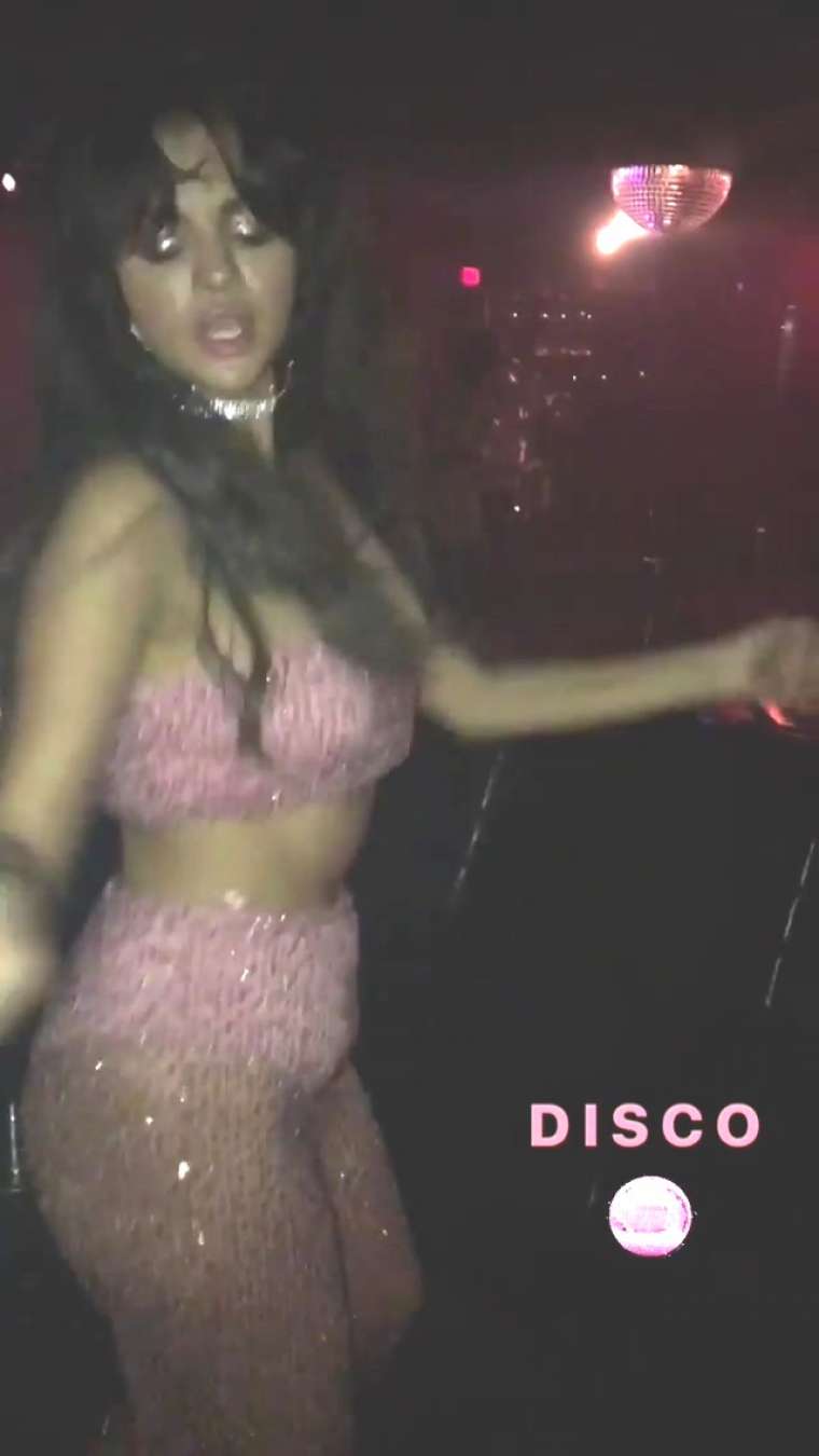 Selena Gomez Dancing in a Disco â€“ Personal Pics