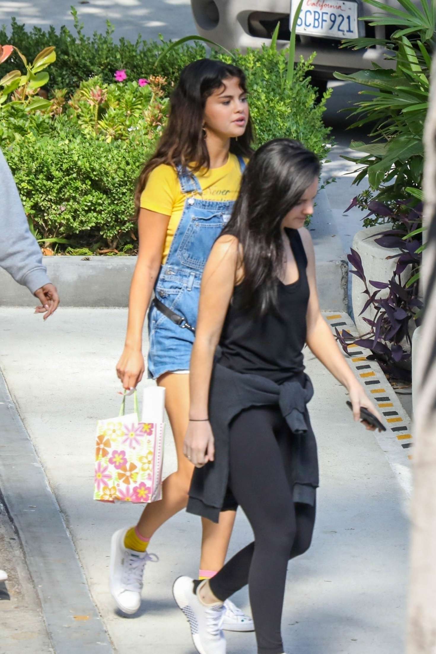 Selena Gomez â€“ Leaving Sheraton hotel in Los Angeles