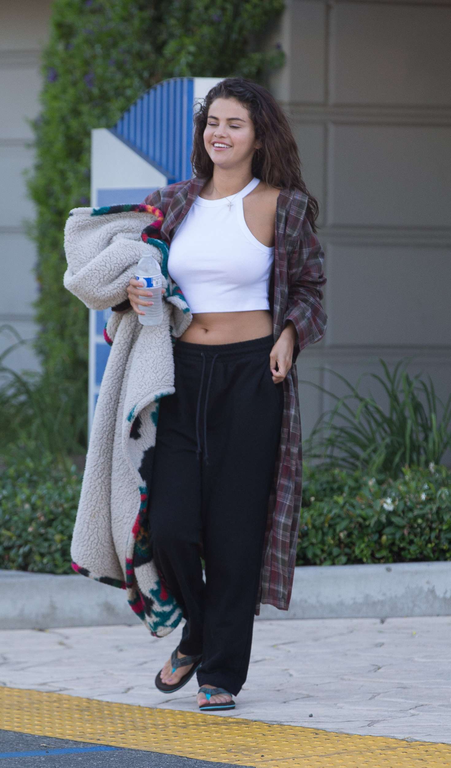 Selena Gomez â€“ Out in Los Angeles