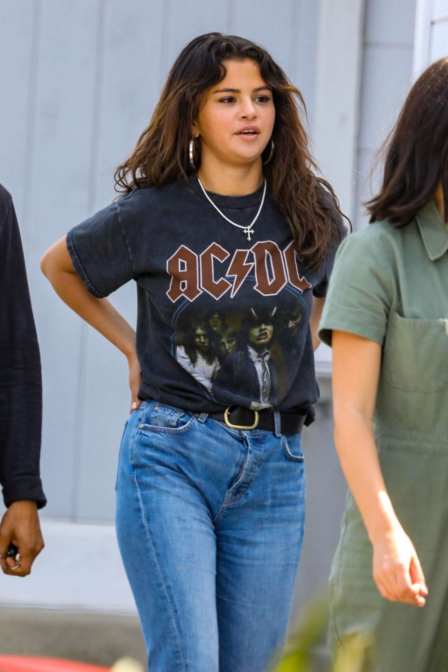 Selena Gomez â€“ Out in Santa Monica