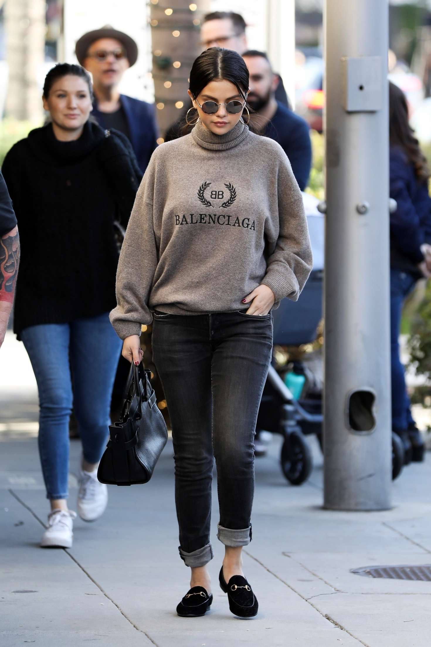Selena Gomez â€“ Out of lunch in Beverly Hills