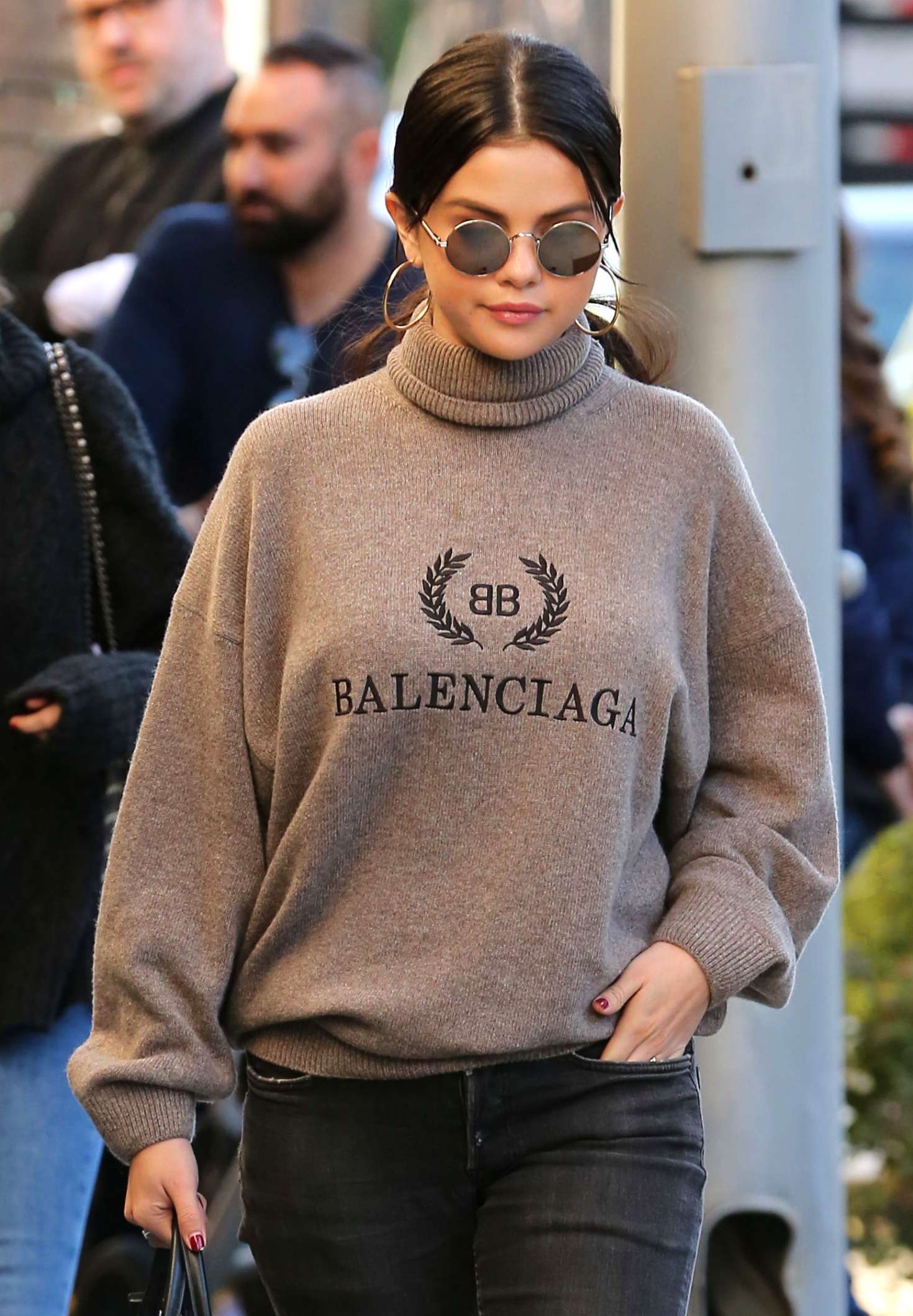 Selena Gomez â€“ Out of lunch in Beverly Hills