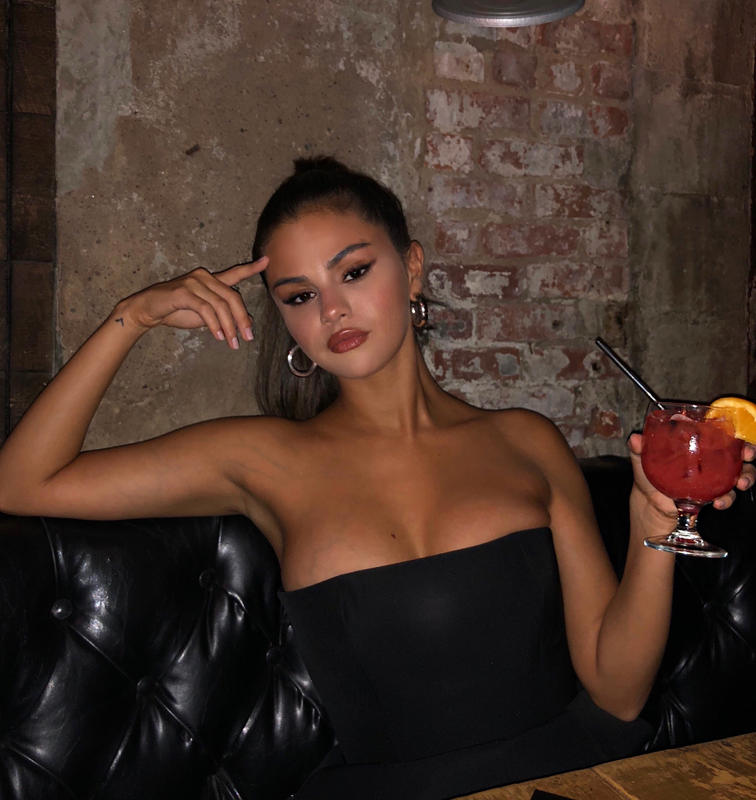 Selena Gomez â€“ Social Media Pics