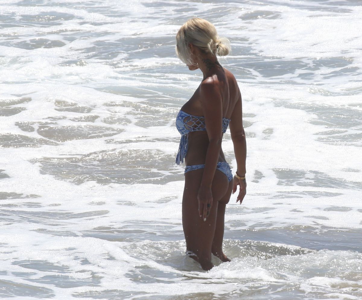 Shauna Sand â€“ Bikini candids in Malibu