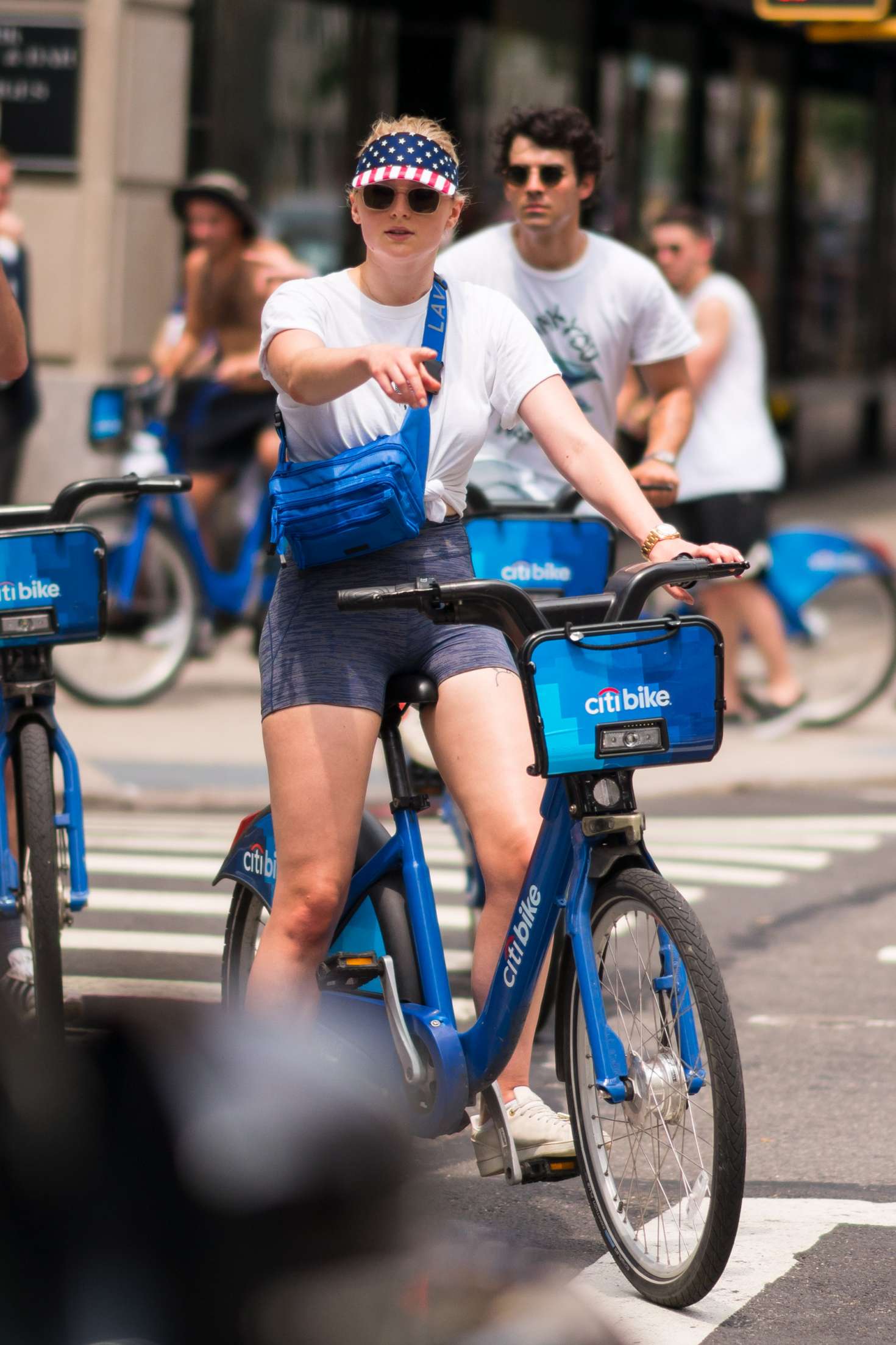 Sophie Turner Priyanka Chopra Joe and Nick Jonas â€“ Go for a ride on Citibikes in NYC