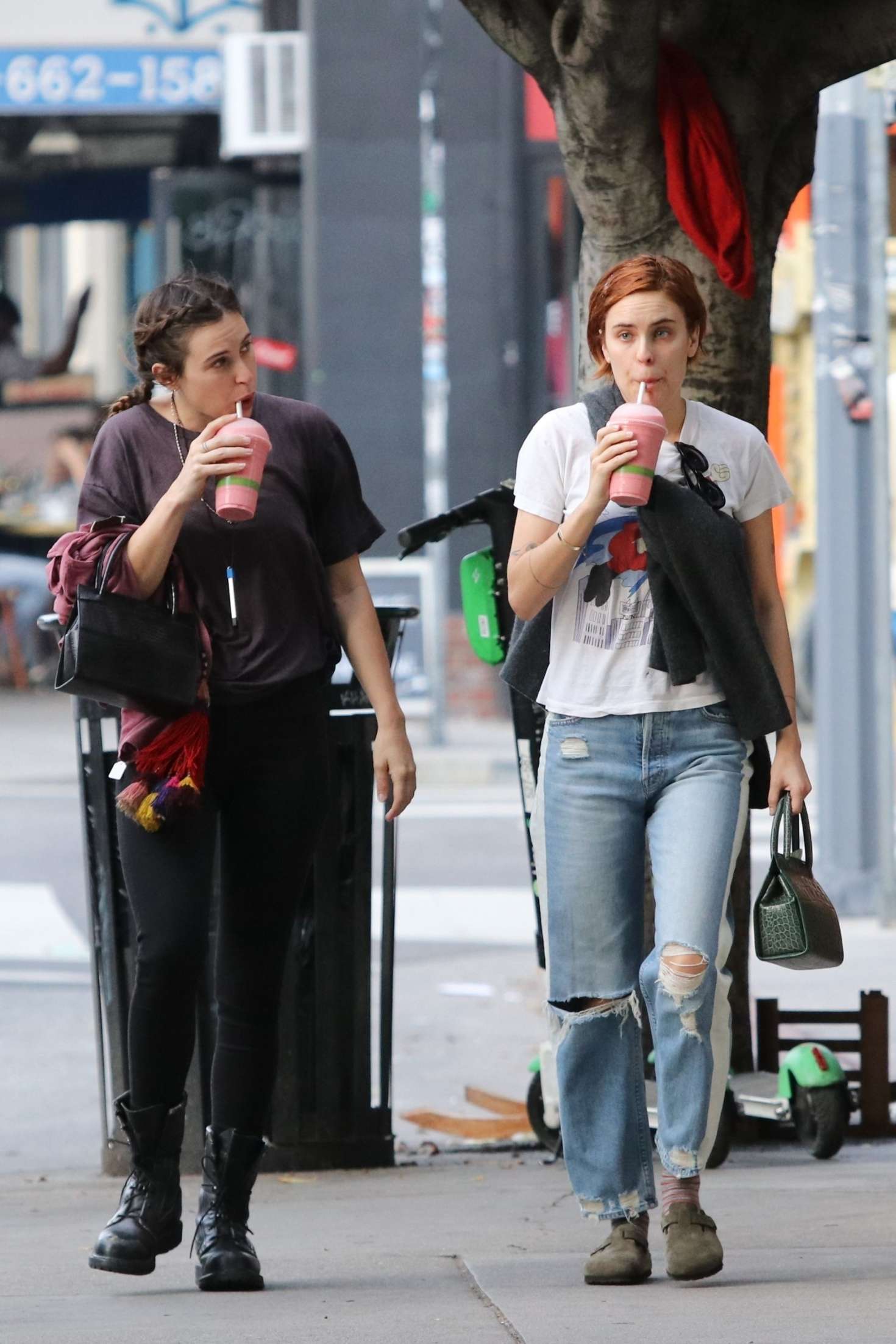 Tallulah and Scout Willis â€“ Shopping in Los Angeles