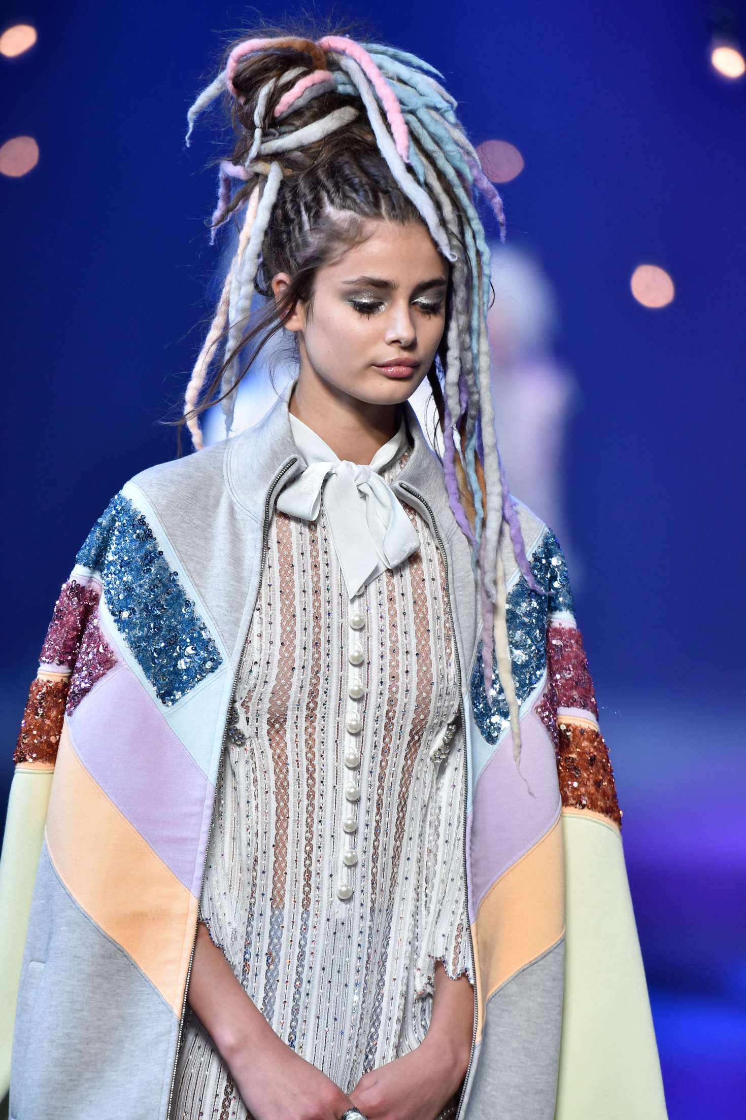 [Image: Taylor-Hill:-Marc-Jacobs-Runway-Spring-2...ow--07.jpg]