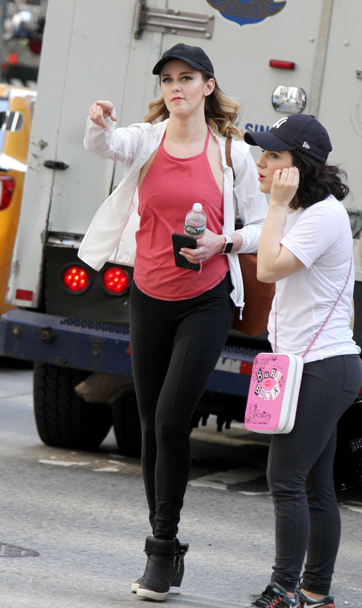 Taylor Louderman â€“ Hailing a taxi cab in NYC