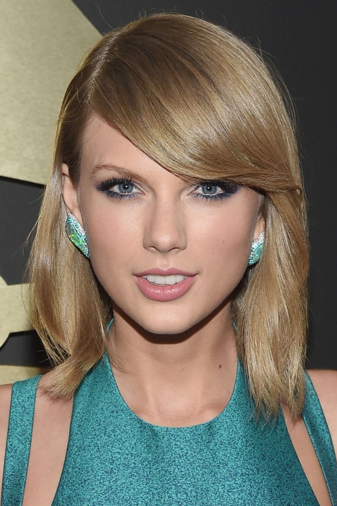 Taylor-Swift:-2015-GRAMMY-Awards--01-662x995.jpg