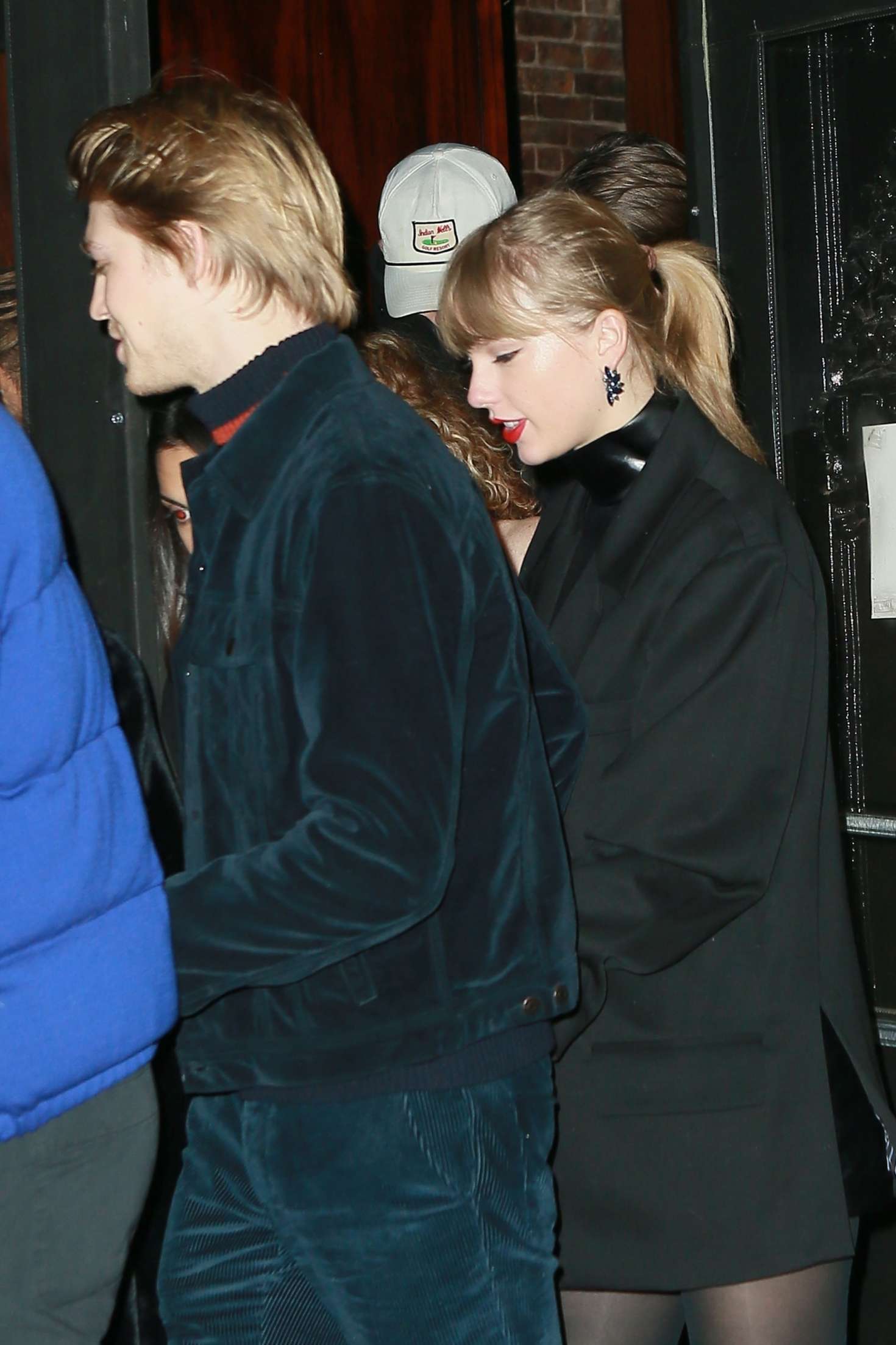 Taylor Swift And Joe Alwyn â€“ Night Out In New York