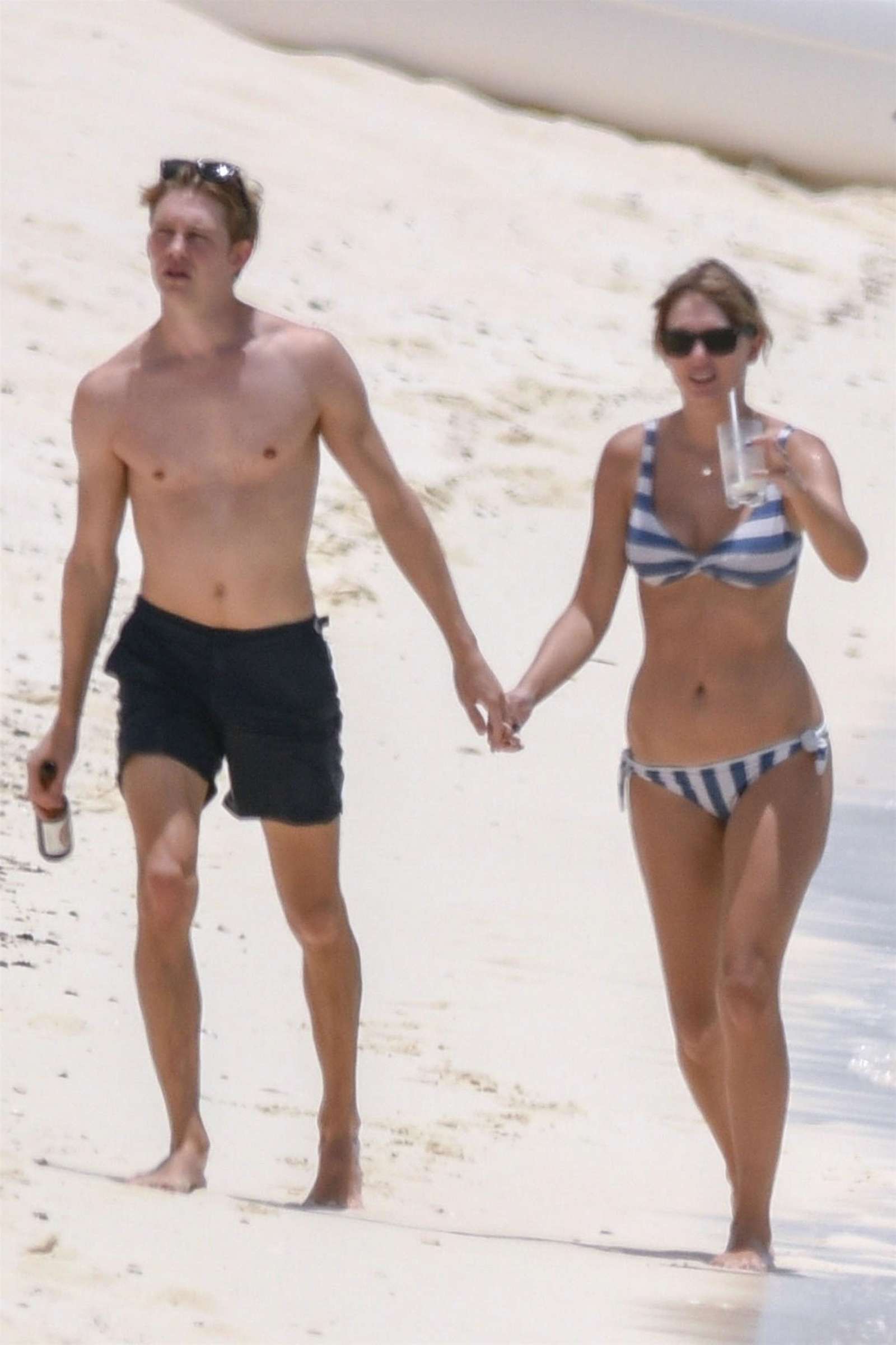 Taylor Swift in Bikini with her boyfriend Joe Alwyn at the beach in Turks and Caicos