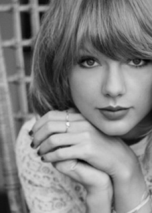 Taylor Swift Taylor-Swift:-Keds-Campaign-2015--09-300x420