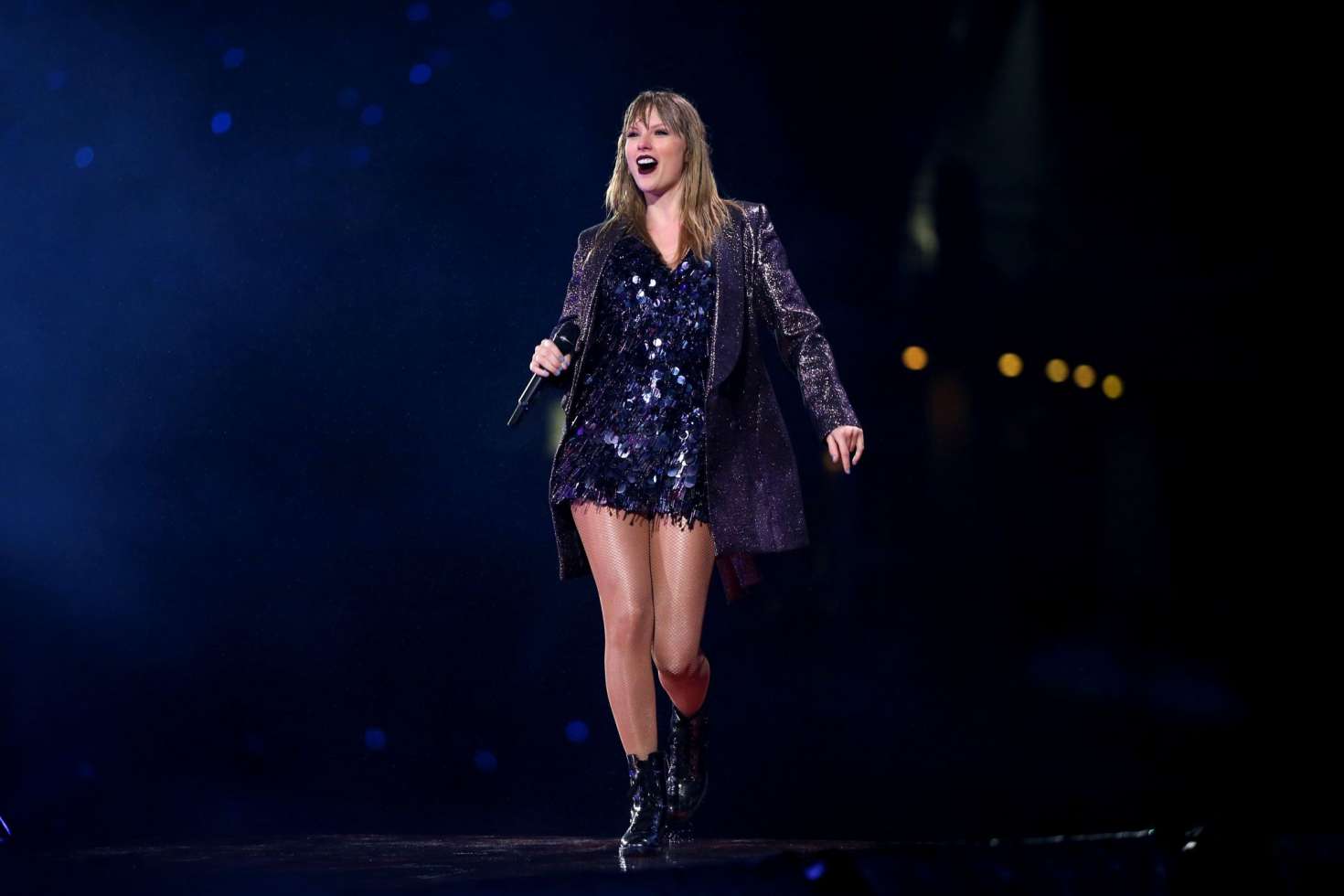 Taylor Swift â€“ Performs at Reputation Stadium Tour in Auckland