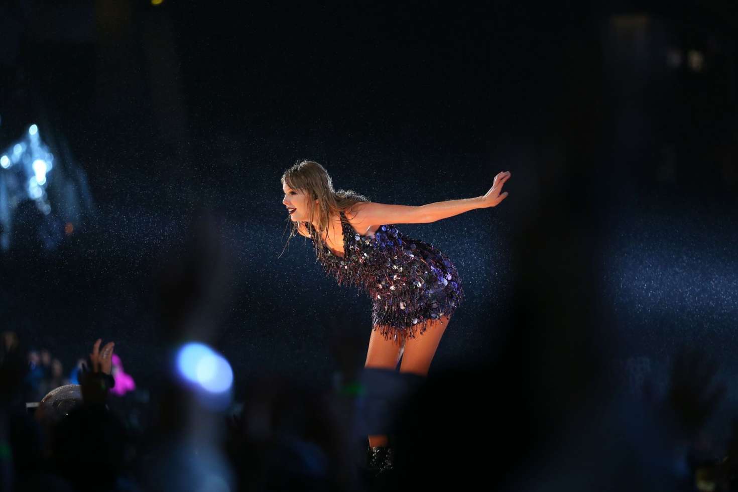 Taylor Swift â€“ Performs at Reputation Stadium Tour in Auckland