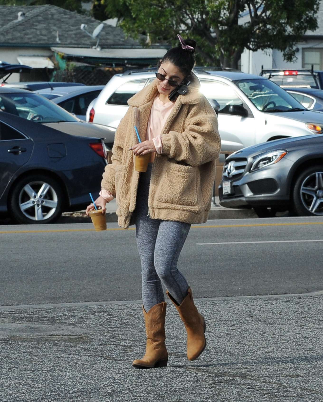 Vanessa Hudgens â€“ Out in Los Angeles