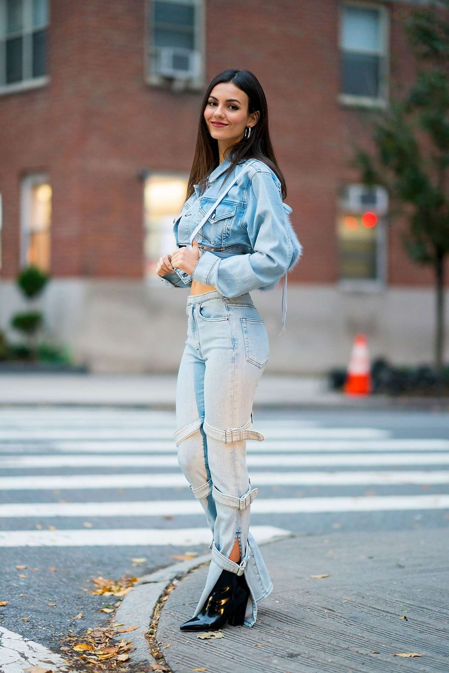 Victoria Justice in Denim Outfit â€“ Out and about in NYC