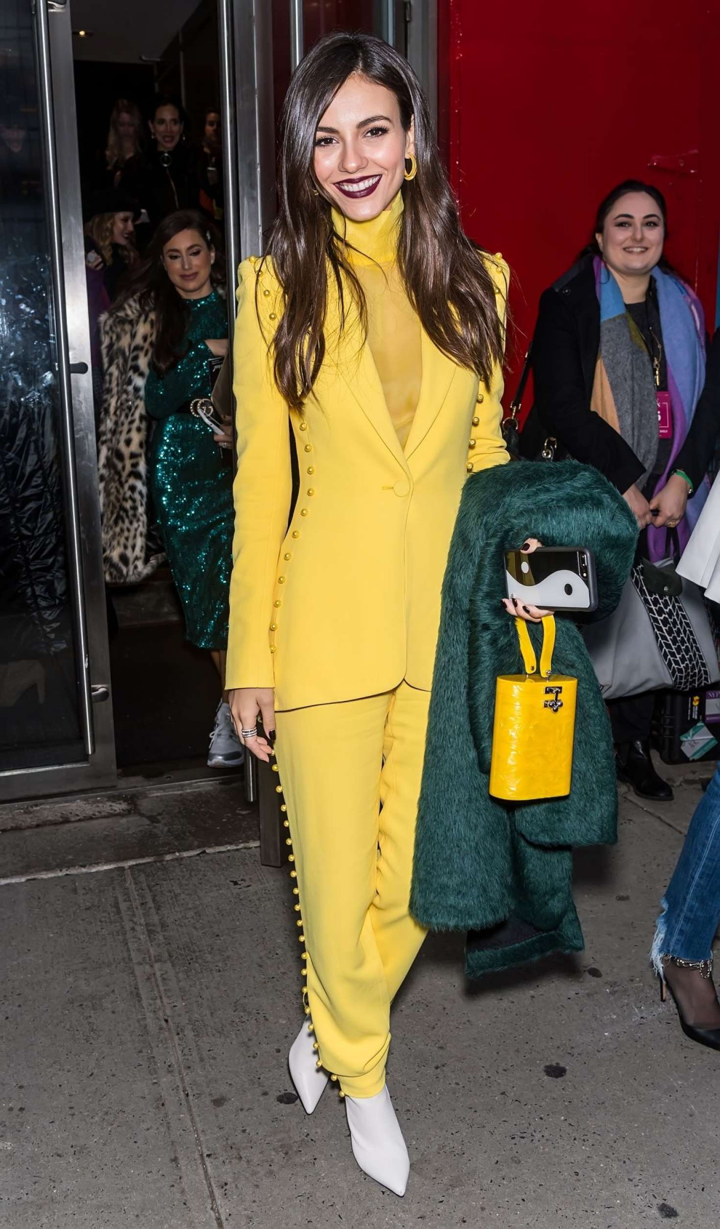 Victoria Justice â€“ Leaving the Pamella Roland Fashion Show in NYC