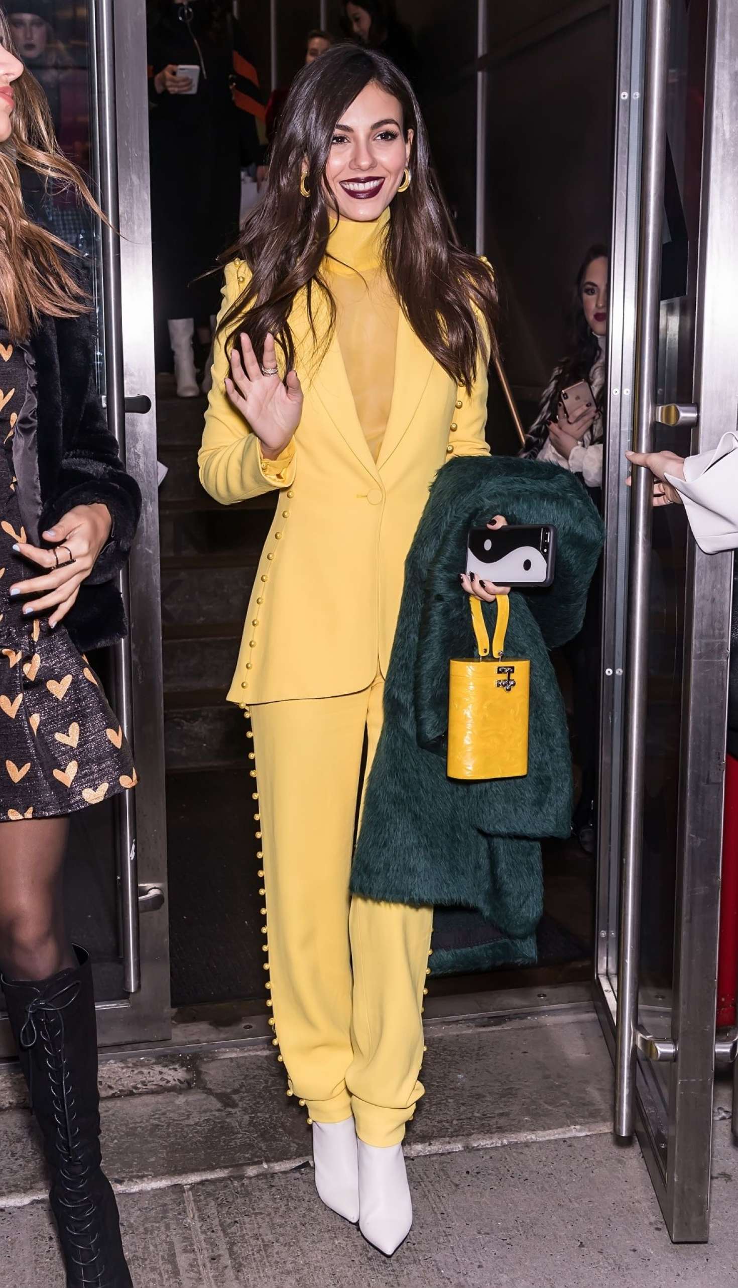Victoria Justice â€“ Leaving the Pamella Roland Fashion Show in NYC