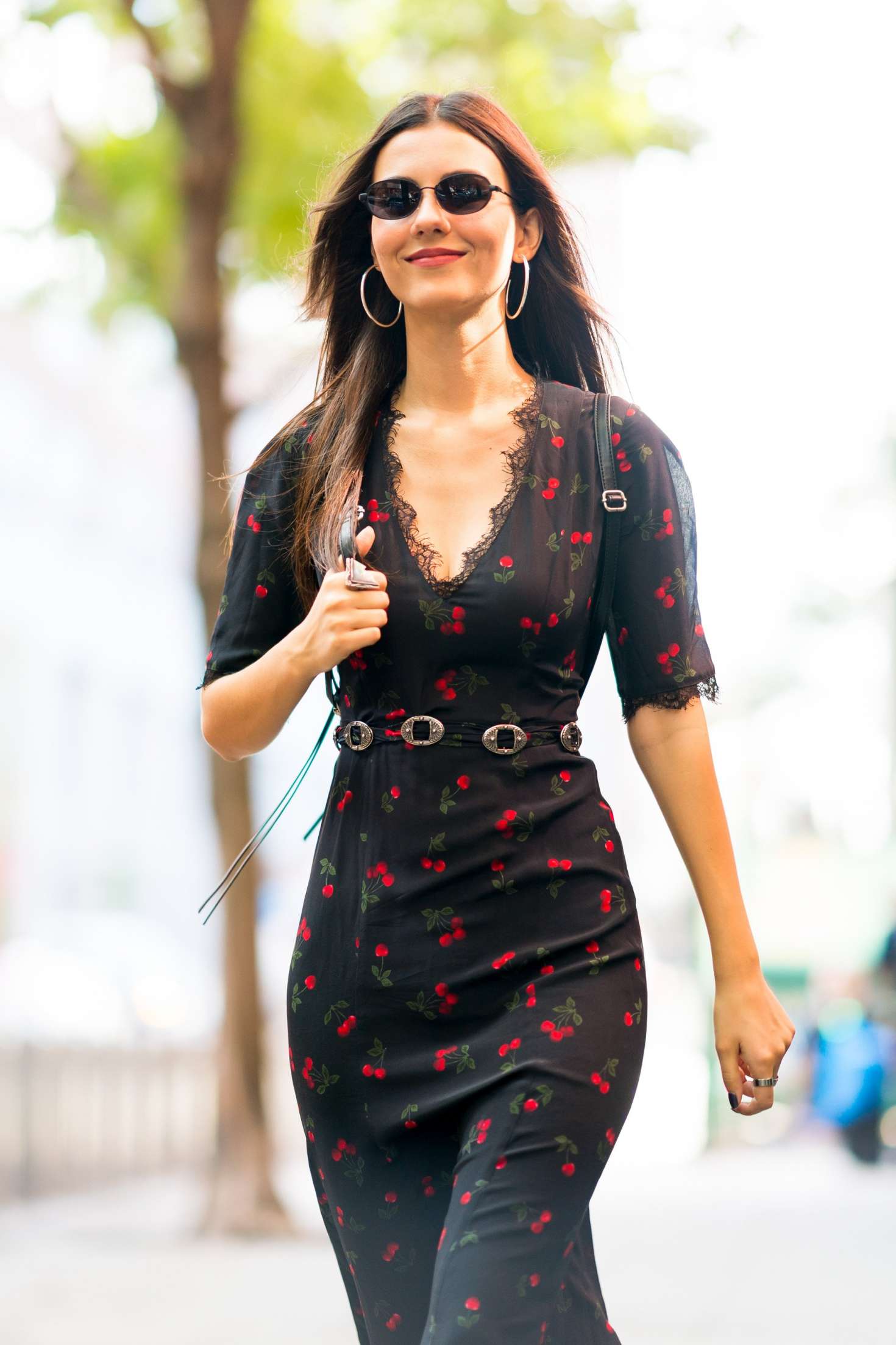 Victoria Justice â€“ Out in New York