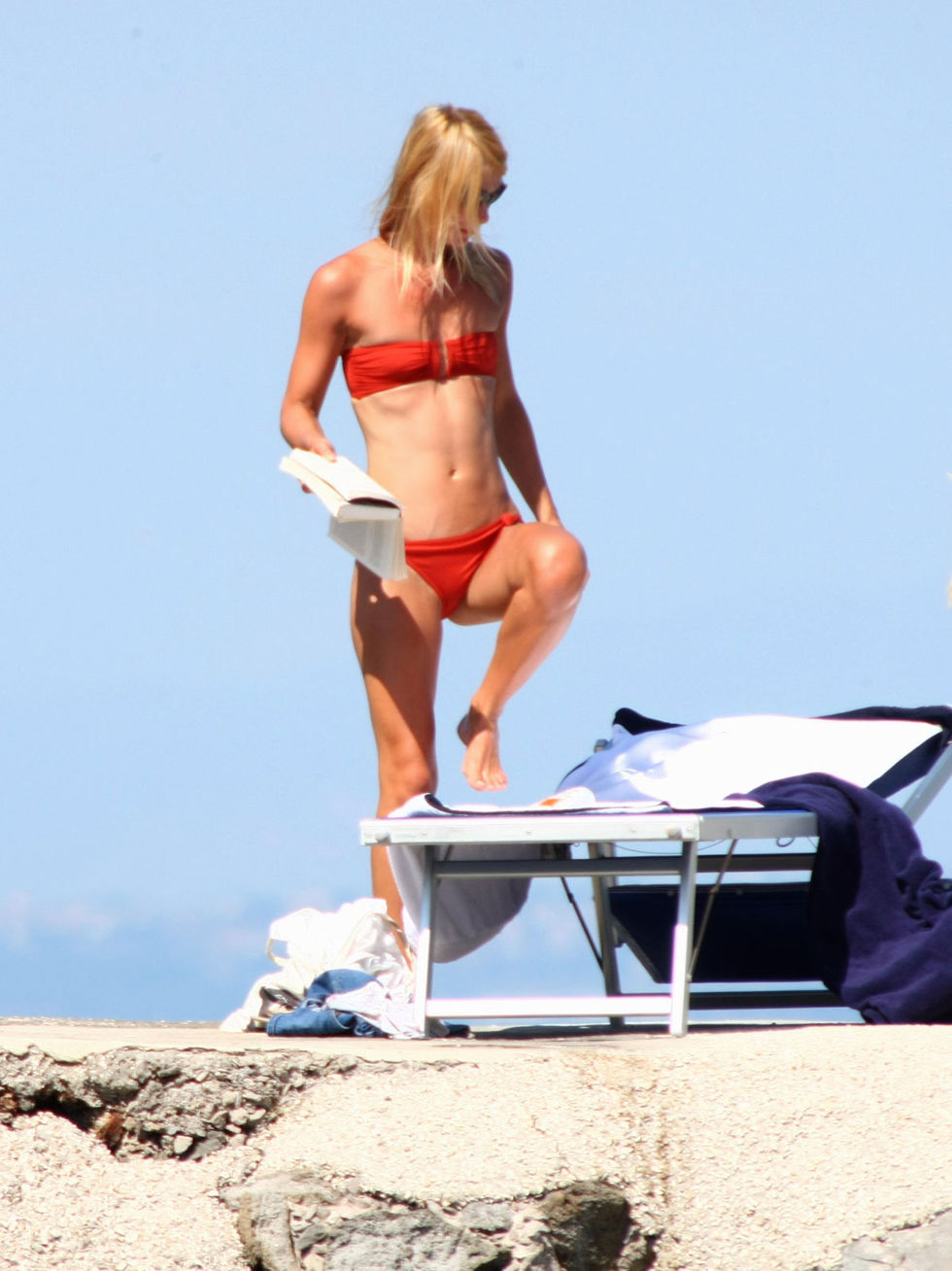 Claire Danes In Bikini 17