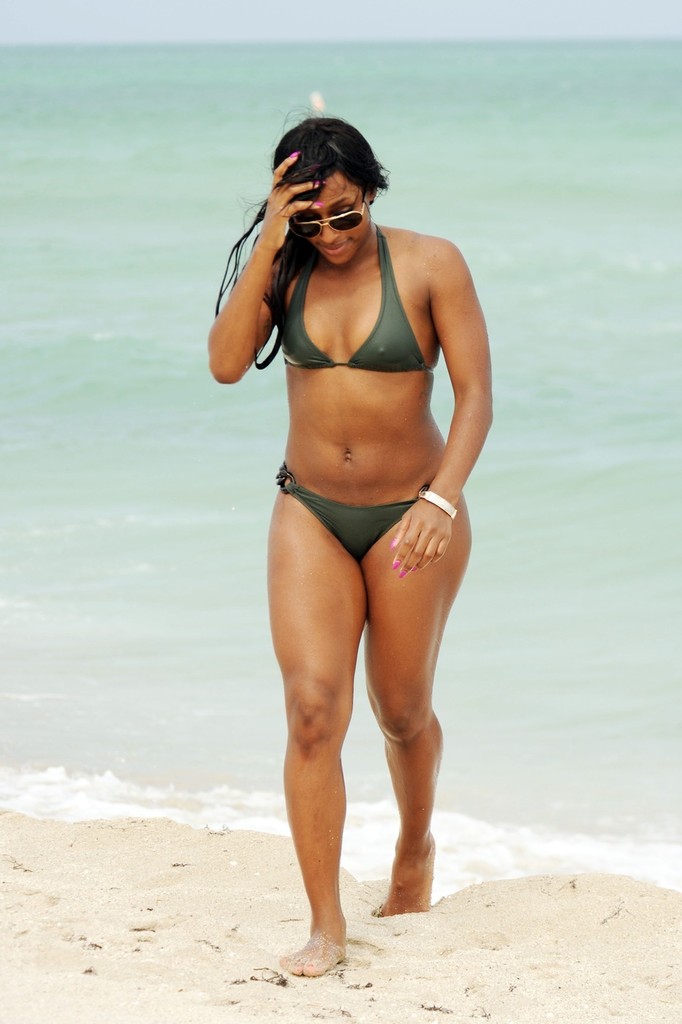 Alexandra Burke 2012 : Alexandra Burke - bikini in Miami-07. 