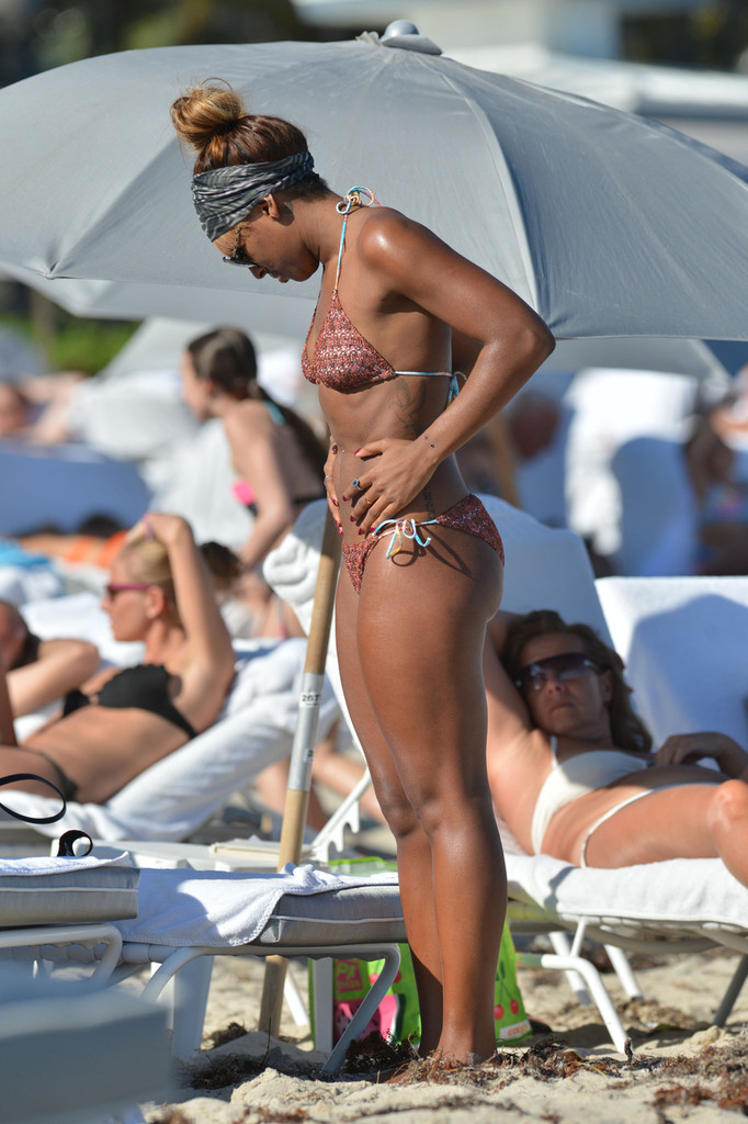 Alexandra Burke in Bikini in at the beach in Miami. 