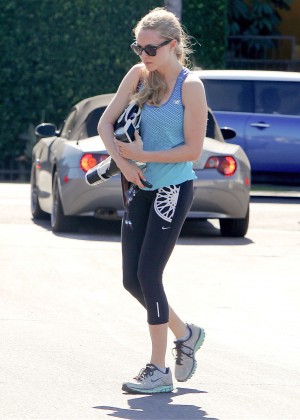 Amanda Seyfried in Tight Leggings Leaving the gymnastics in LA