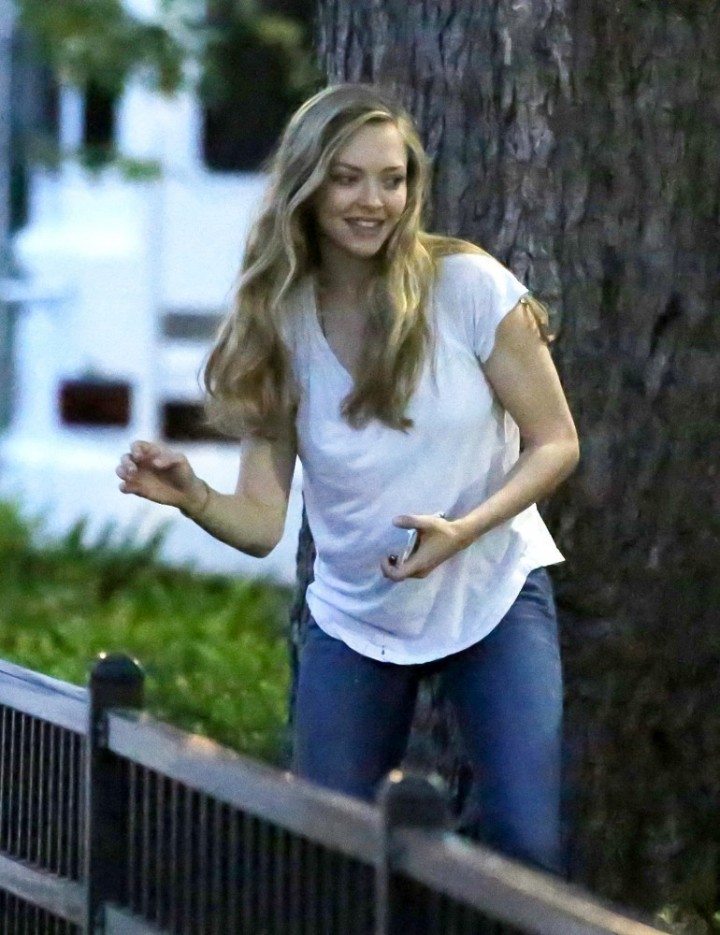 Amanda Seyfried On the set of "Ted 2" in Boston