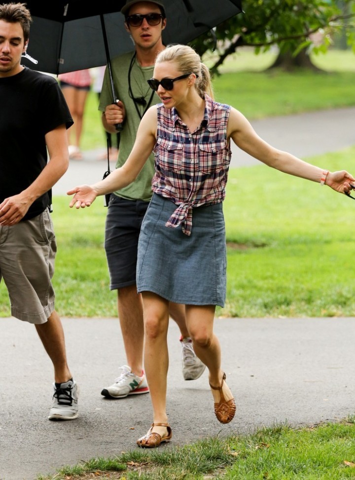 Amanda Seyfried - On the set of "Ted 2" in Boston