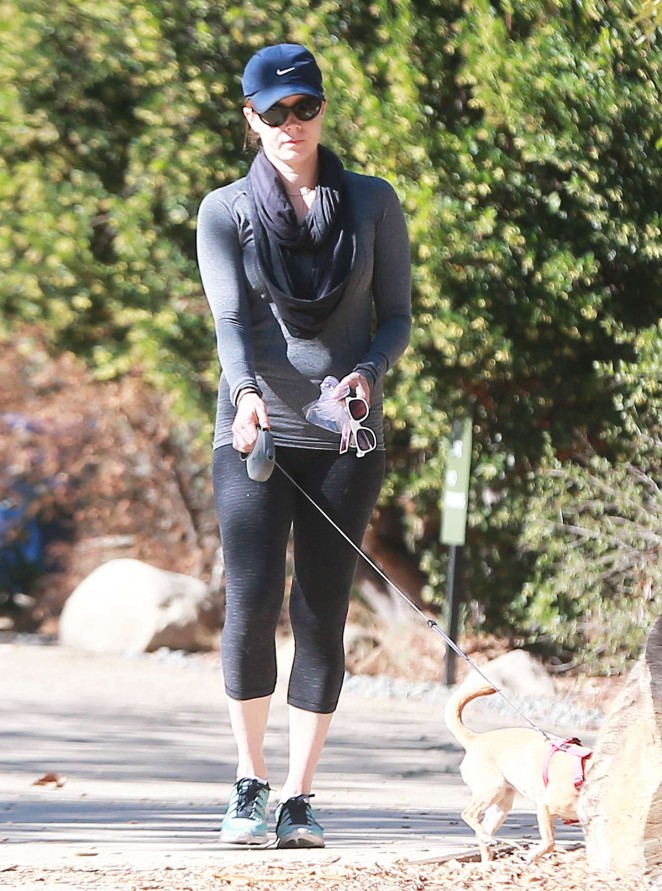 Amy Adams in Leggings at a Park in Beverly Hills