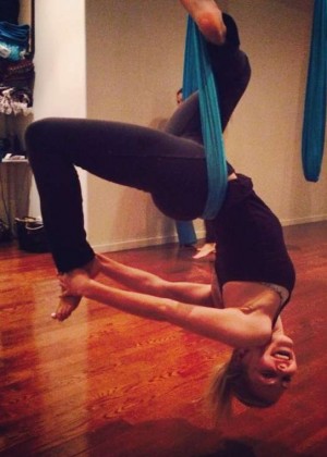 Annasophia Robb Doing Aerial Yoga - Twitter