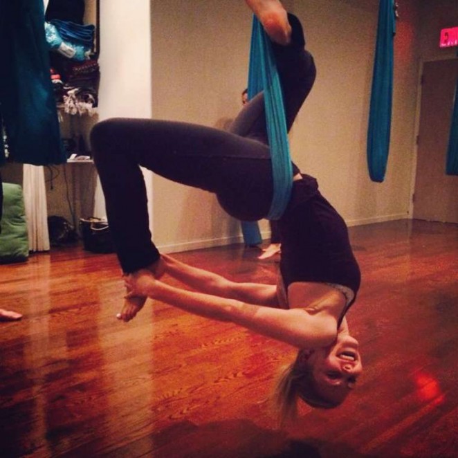 Annasophia Robb Doing Aerial Yoga - Twitter