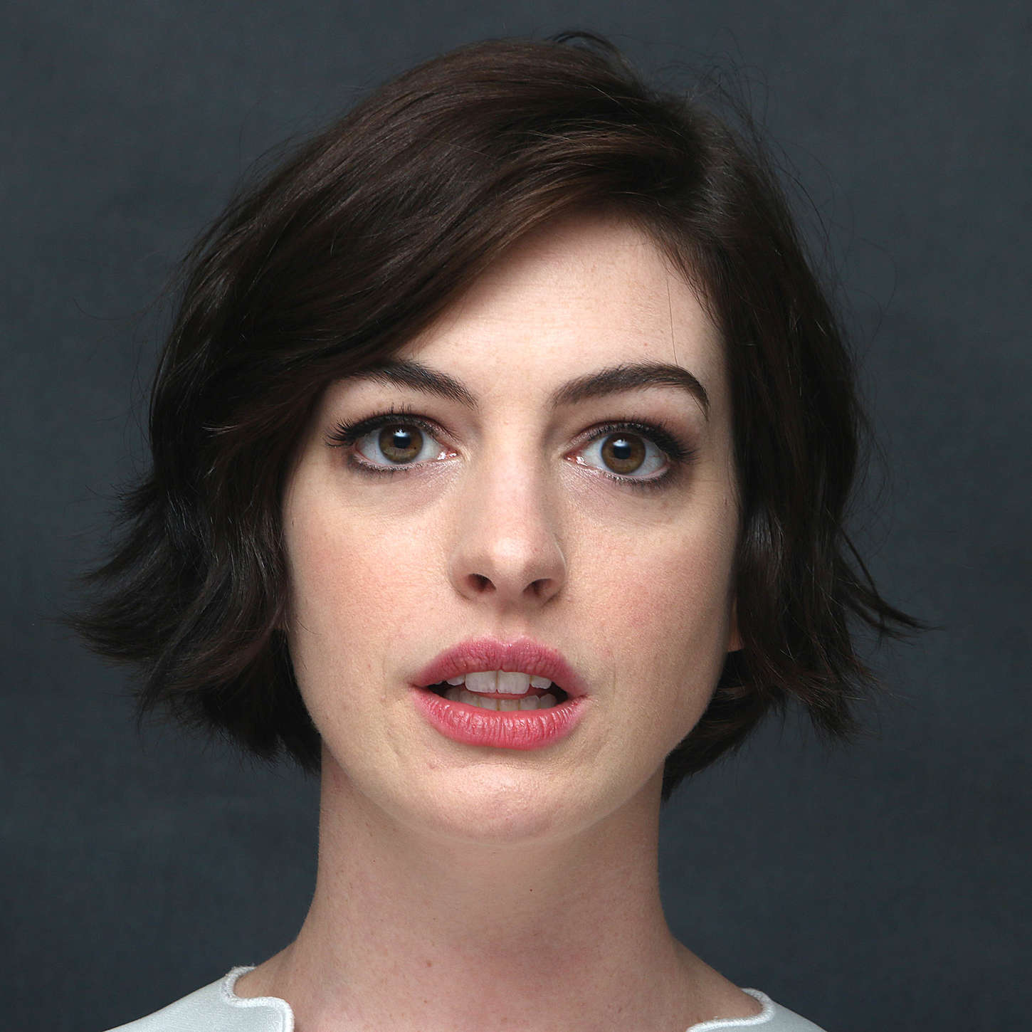 Anne Hathaway 2014 : Anne Hathaway: Interstellar Press Conference -14. 