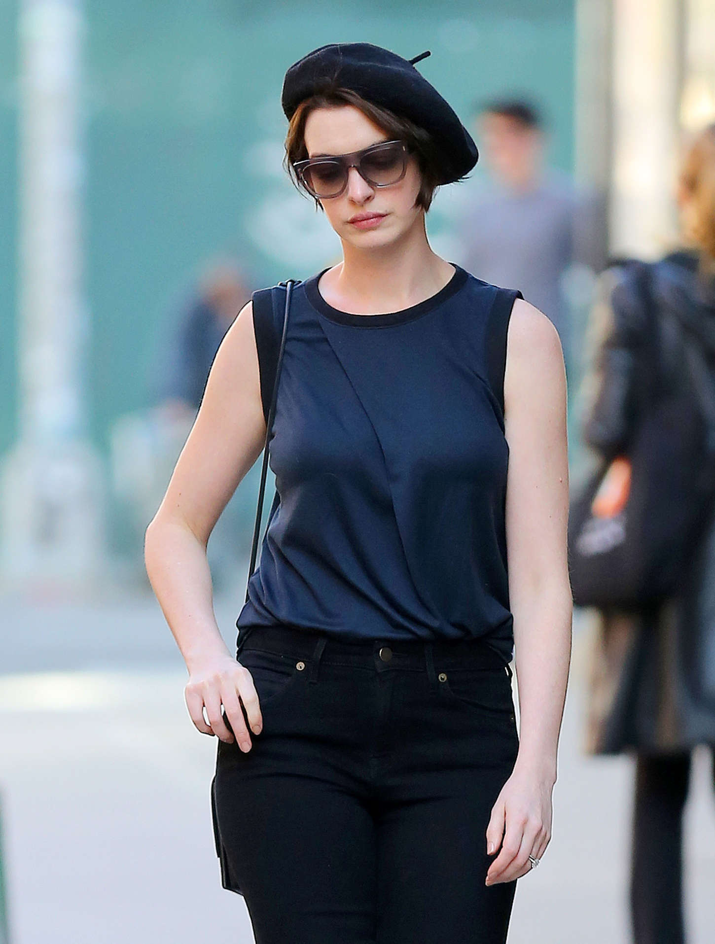 Anne Hathaway in Parisian beret out in NYC