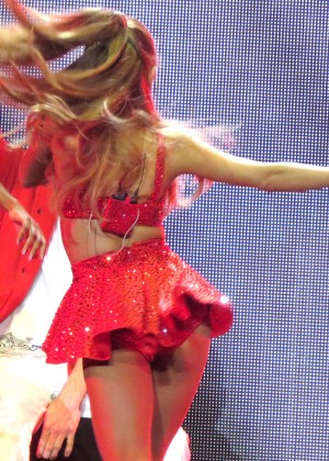 Ariana Grande Red Hot Performance at the Jingle Ball