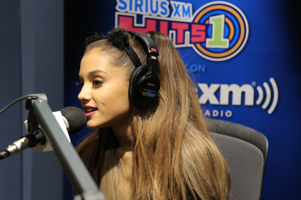 Радио 2014 года. Ariana grande talking. UDEVX.