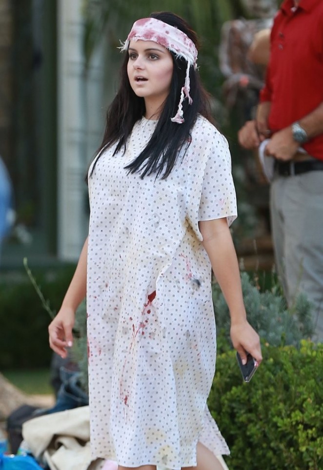 Ariel Winter - On Set of the Modern Family 'Halloween' Episode in Los Angeles