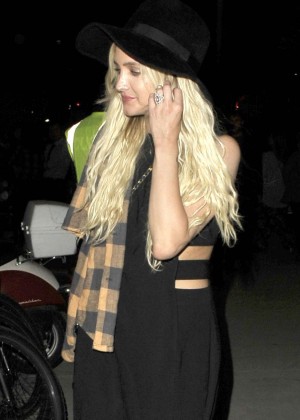 Ashlee Simpson - Arriving at a Sam Smith Concert in LA