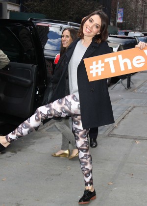 Aubrey Plaza - Arriving at 'The View' in New York