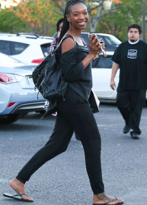 Brandy Norwood in Tights Shopping in Los Angeles