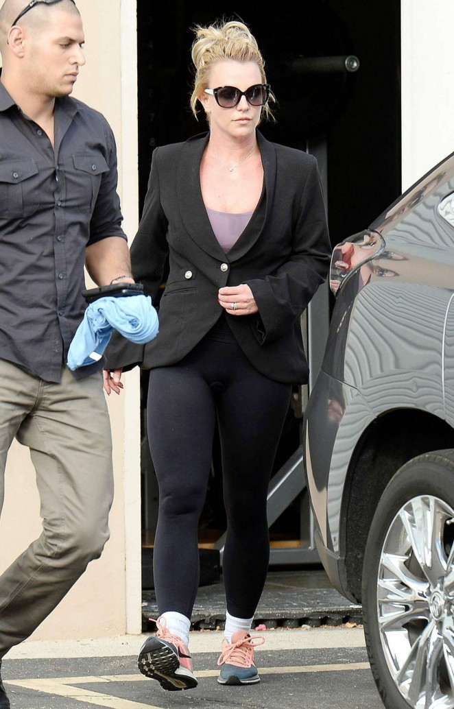 Britney Spears in Spandex Leaving the Gym in Westlake Village
