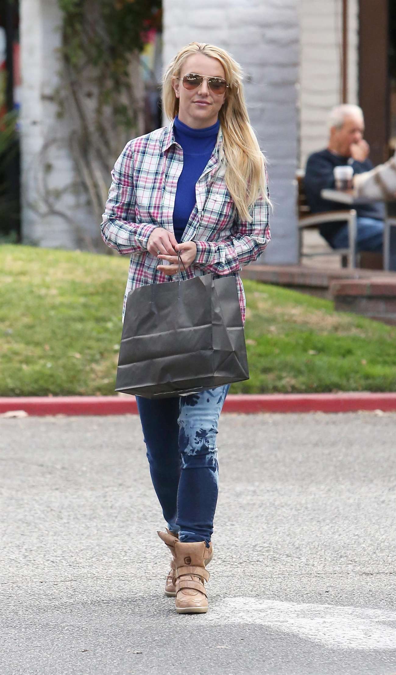 Britney Spears In Jeans -13 - GotCeleb