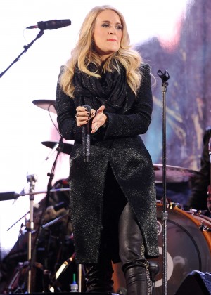 Carrie Underwood - Performs at World AIDS Day in New York City