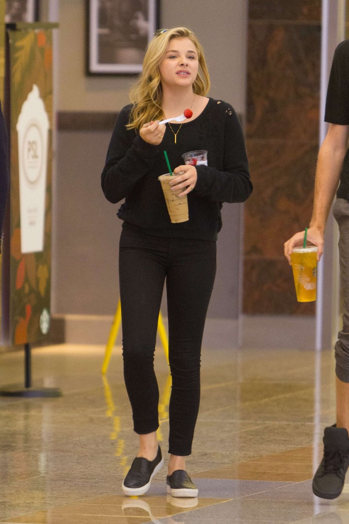 Chloe Moretz in Tight Pants Arriving in Atlanta to work on her movie "The Fifth Wave"